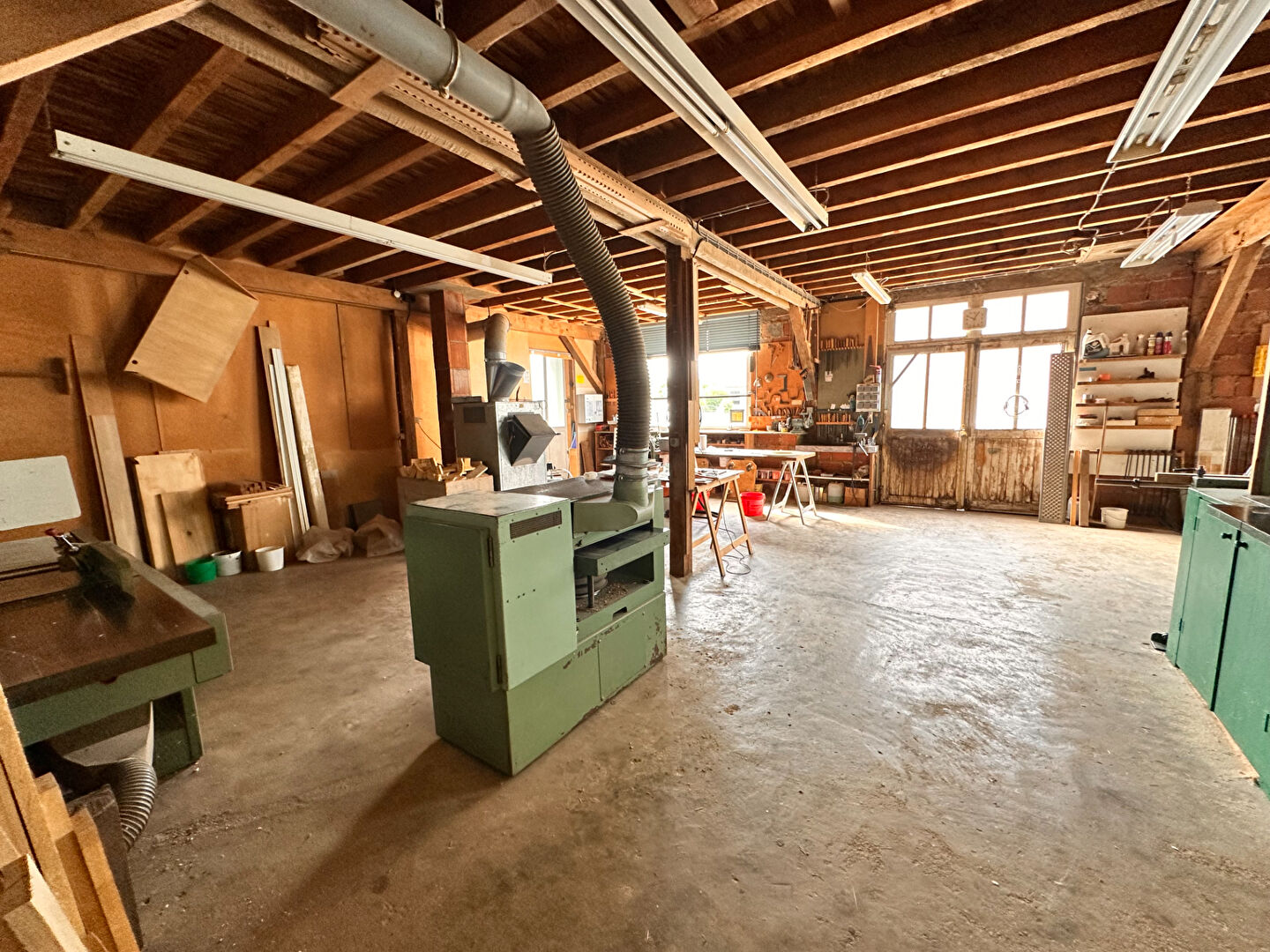 Photo Entrepôt / local industriel Aubigny Sur Nere 3 pièce(s) 255 m2 image 3/6