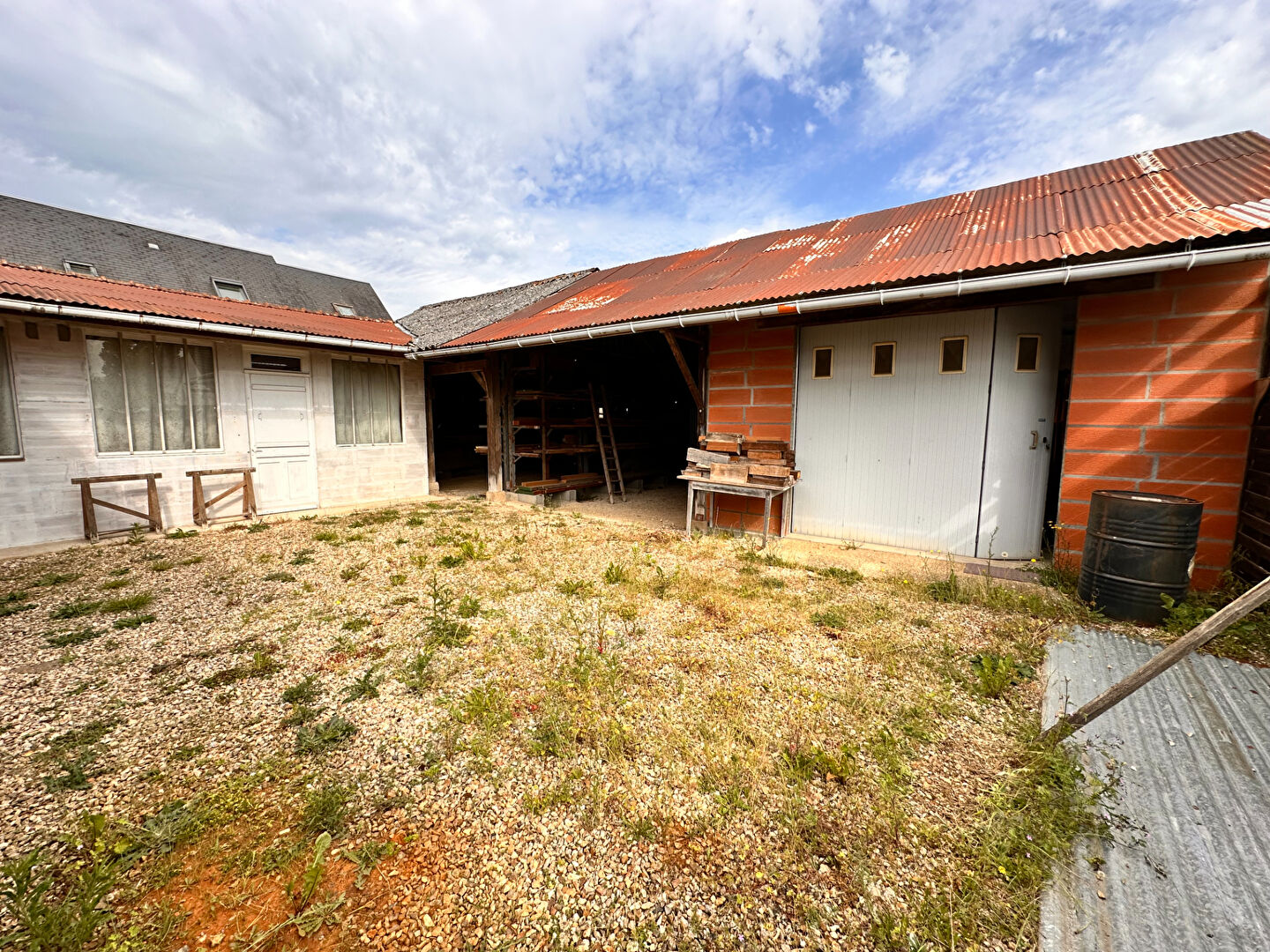 Photo Entrepôt / local industriel Aubigny Sur Nere 3 pièce(s) 255 m2 image 4/6