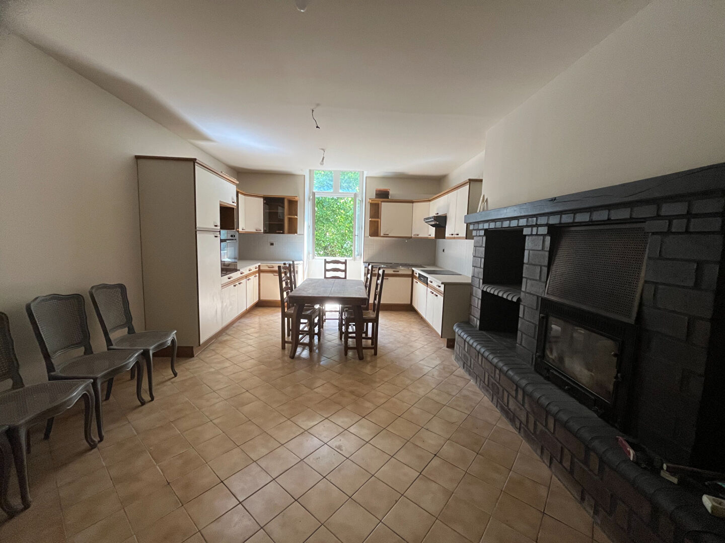 Photo Bâtisse de caractère avec dépendances et ruisseau image 5/6