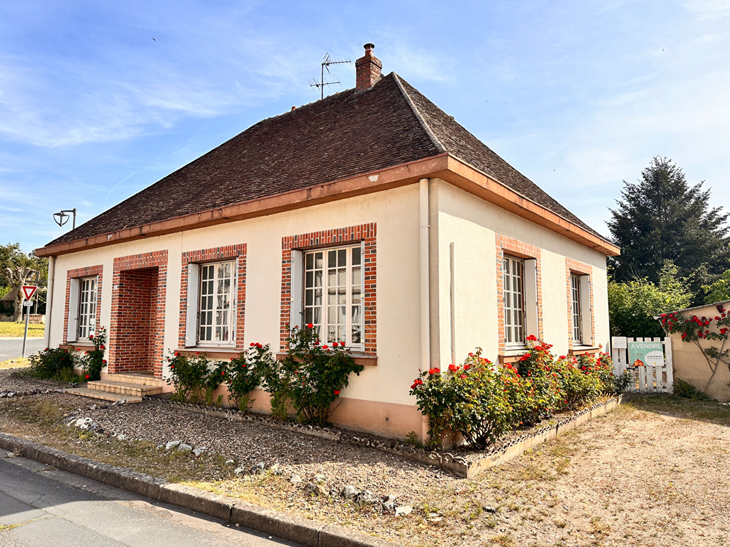 Agence immobilière de LE VILLAGE IMMOBILIER - LE VILLAGE IMMOBILIER Aubigny-