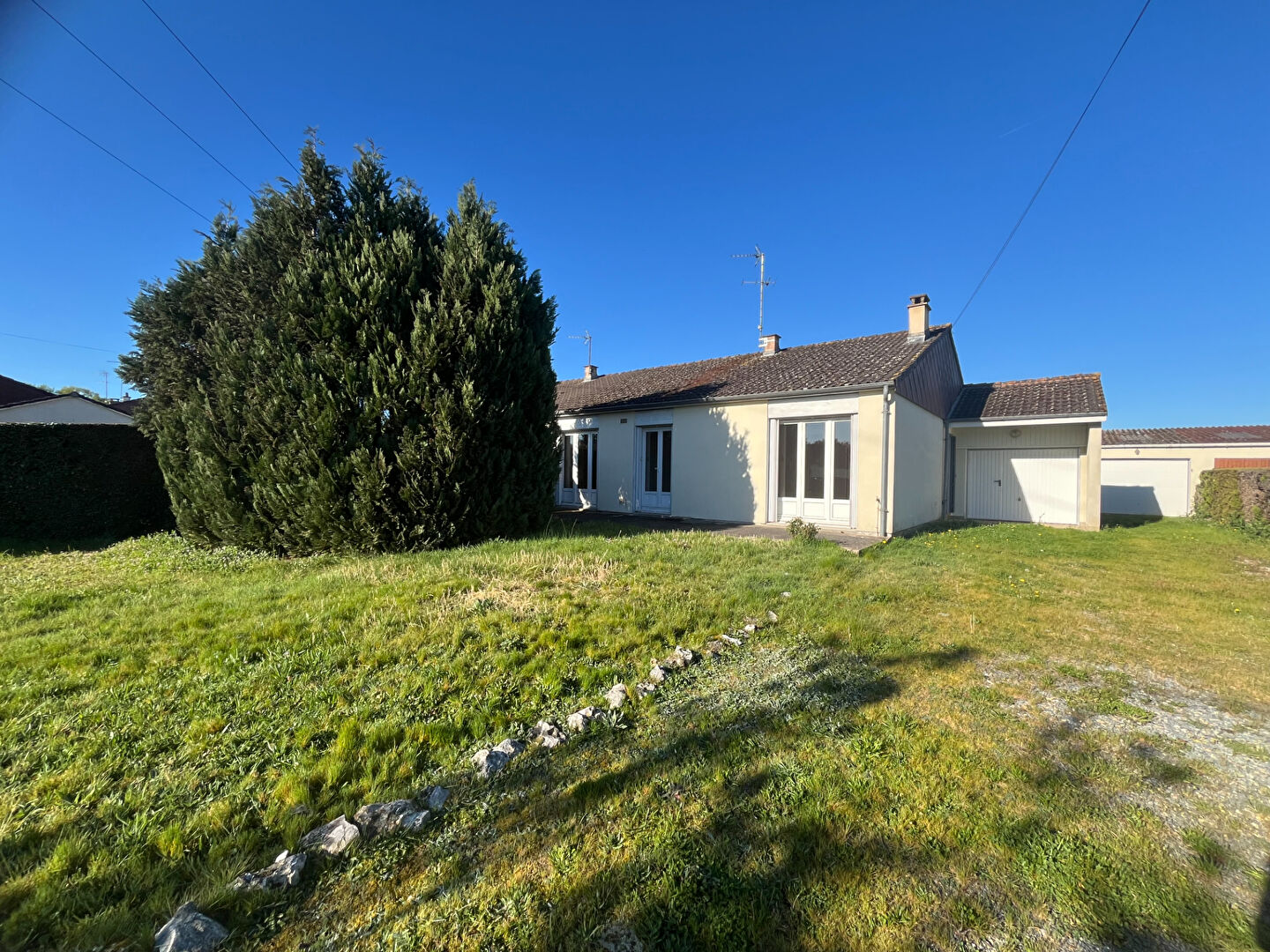 Agence immobilière de LE VILLAGE IMMOBILIER - LE VILLAGE IMMOBILIER Aubigny-