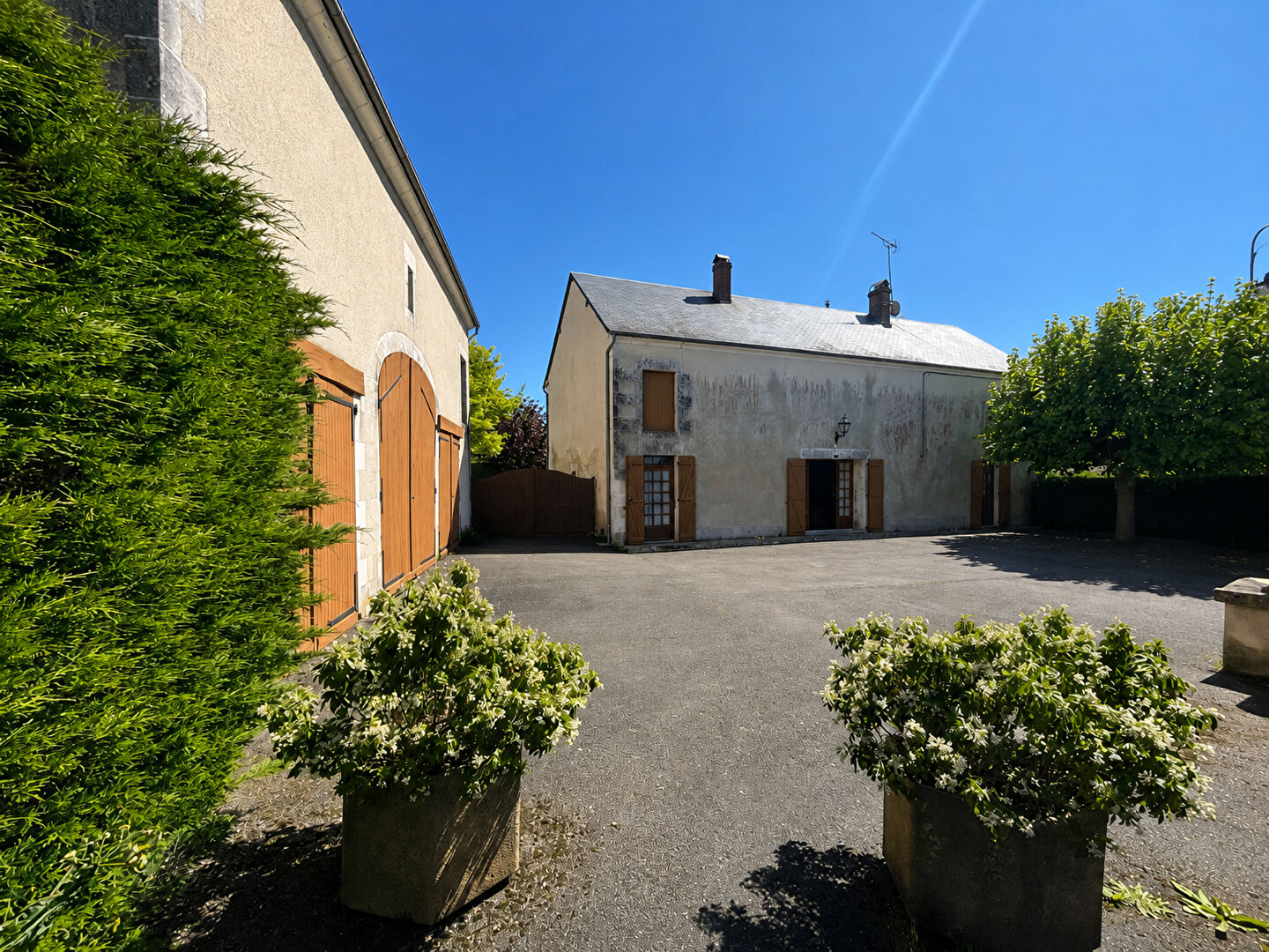 Agence immobilière de LE VILLAGE IMMOBILIER - LE VILLAGE IMMOBILIER Henrichemont