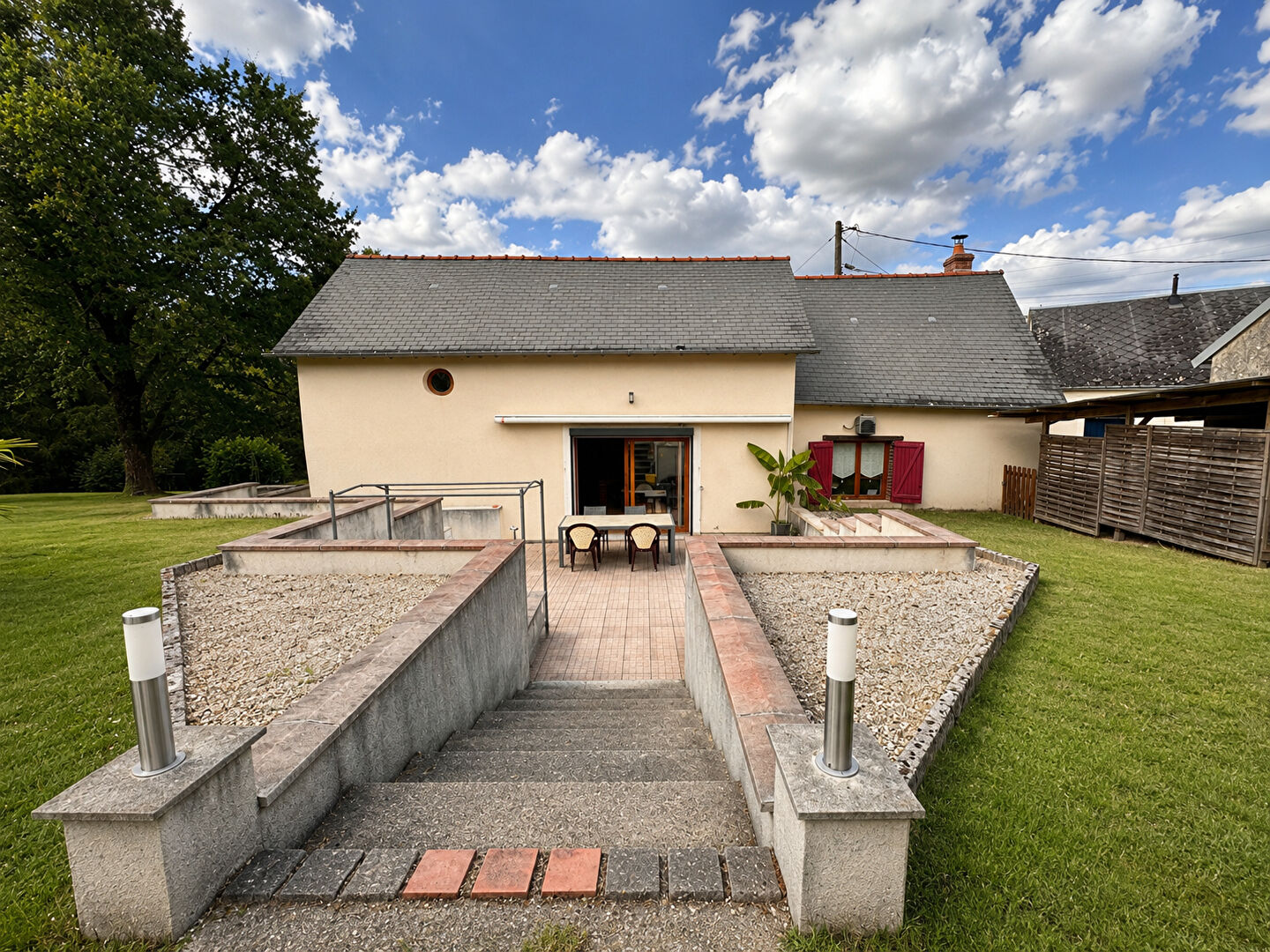 Agence immobilière de LE VILLAGE IMMOBILIER - LE VILLAGE IMMOBILIER Henrichemont