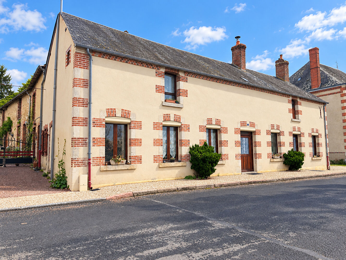 Agence immobilière de LE VILLAGE IMMOBILIER - LE VILLAGE IMMOBILIER Aubigny-