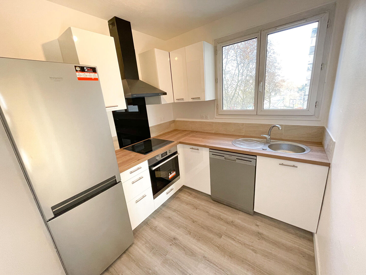 À louer ? Agréable T3 (2 chambres) de 78 m² avec double balcon, au coeur d'Orléans
