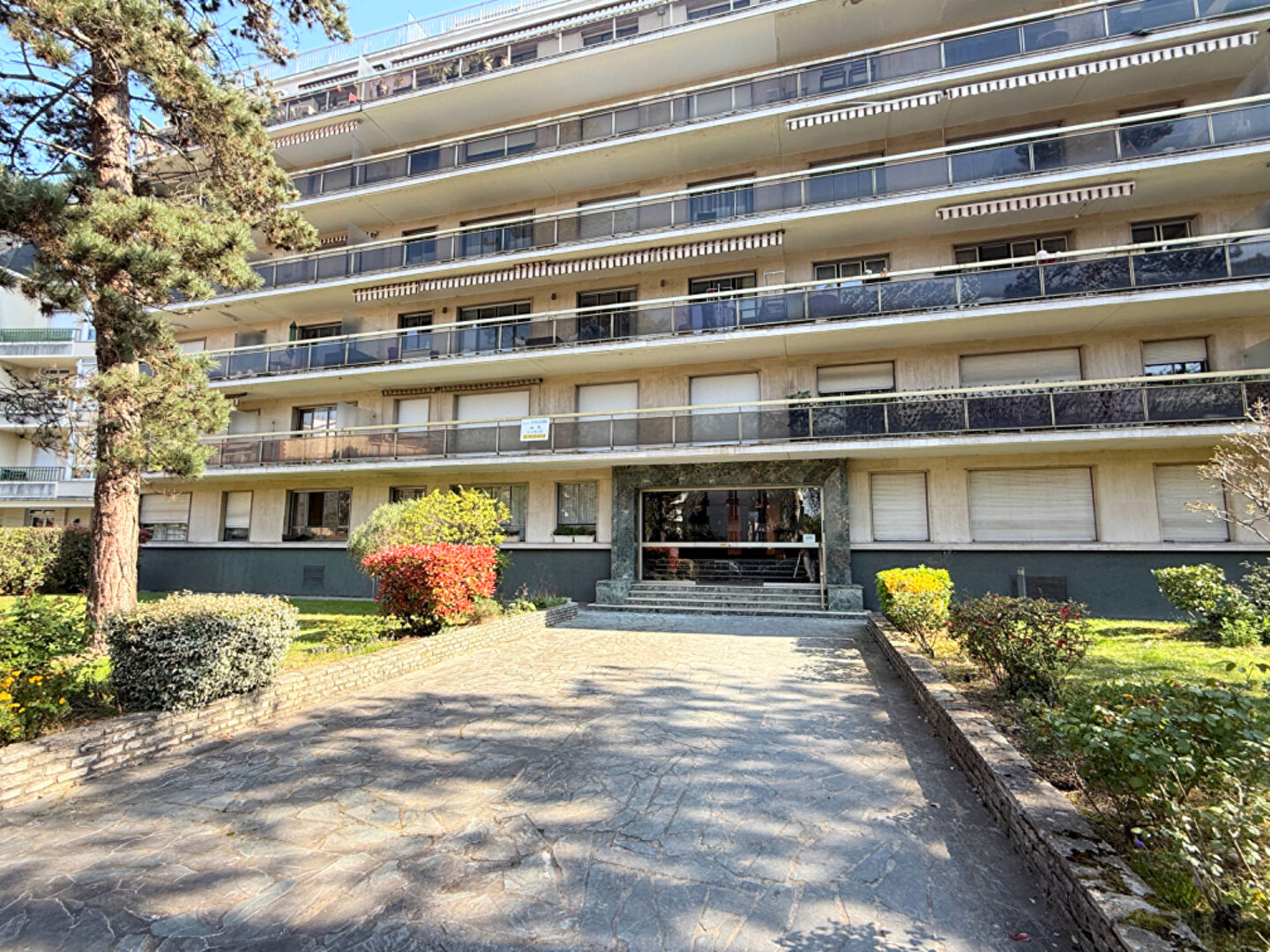 Agence immobilière de L'IMMOBILIERE DE MONTMORENCY - L'IMMOBILIERE DE MONTMORENCY