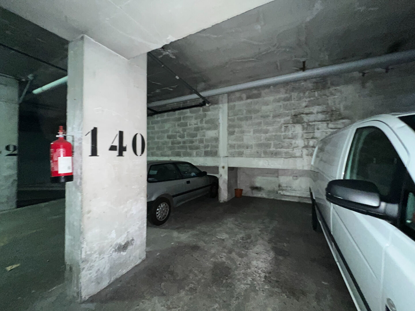 Photo Parking  Paris 18ème image 4/6