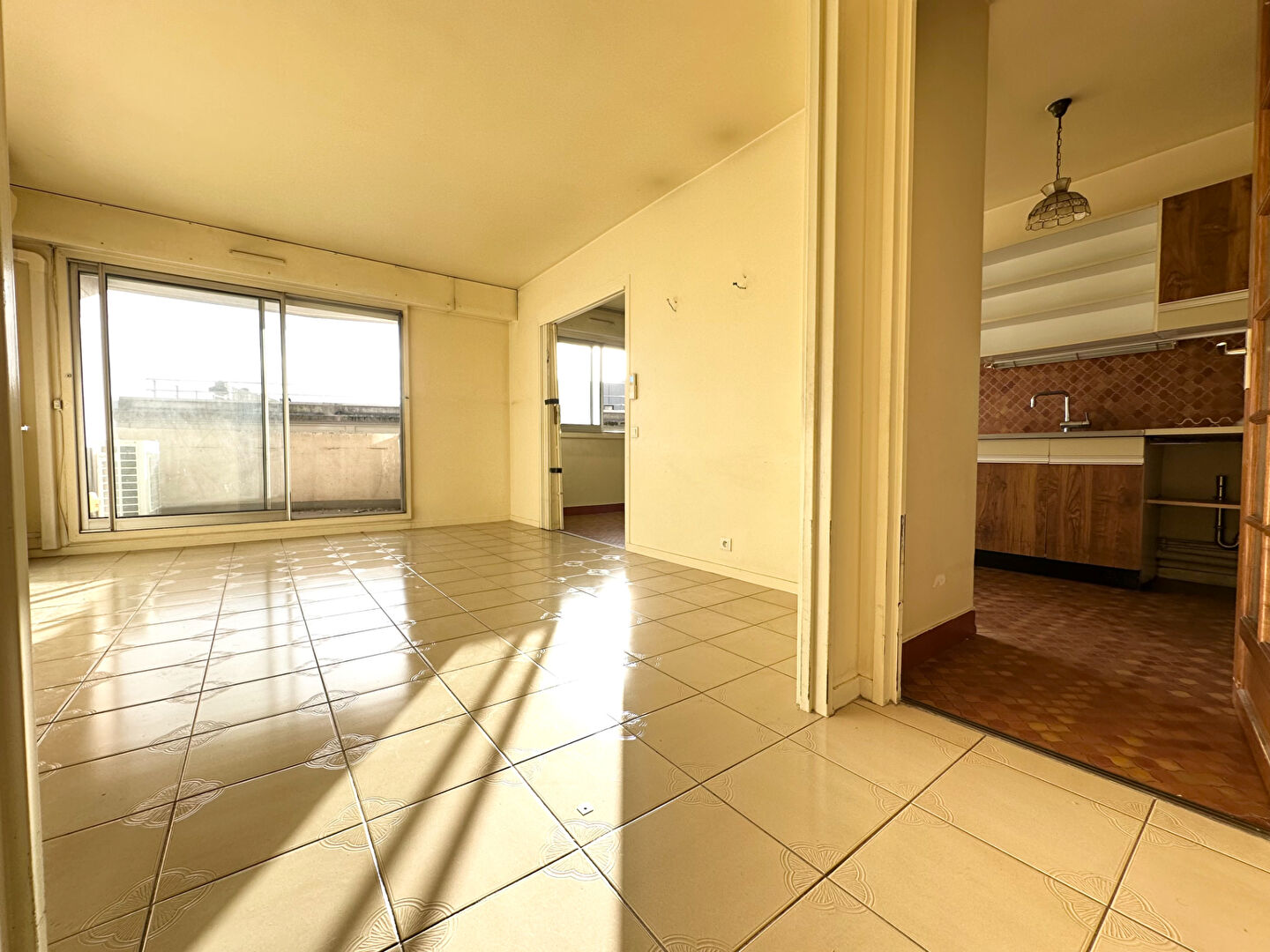 Paris 18ème - M° Marx Dormoy - 3 pièces avec balcons