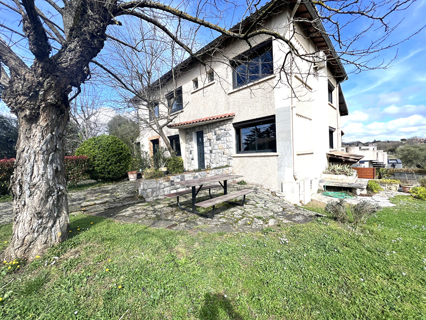 Grand T3 de 100m² POUVOURVILLE
