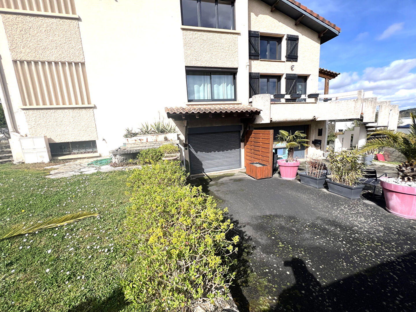 Photo Grand T3 de 100m² POUVOURVILLE image 2/6