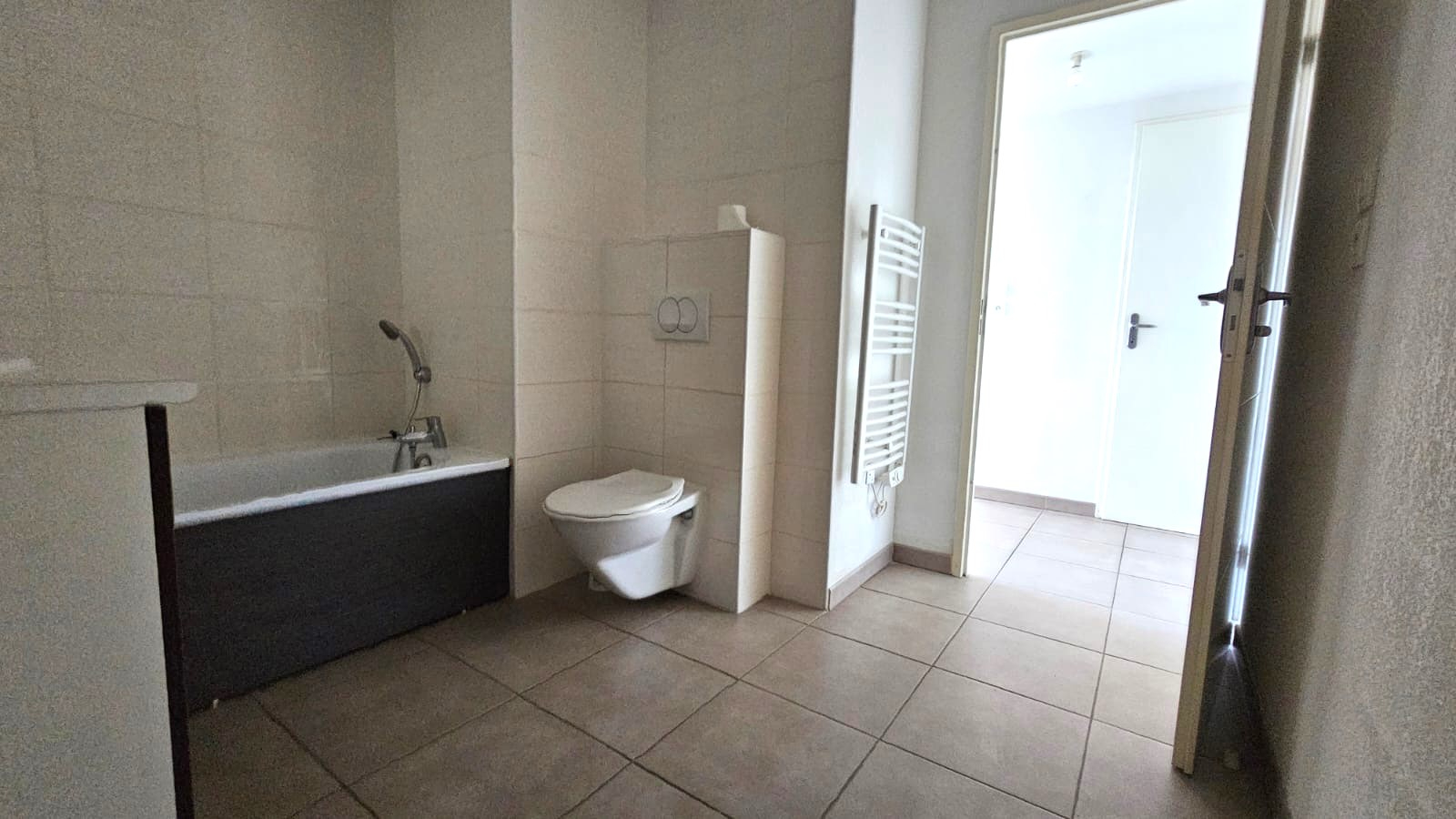 Photo T2 avec balcon et parking image 3/6