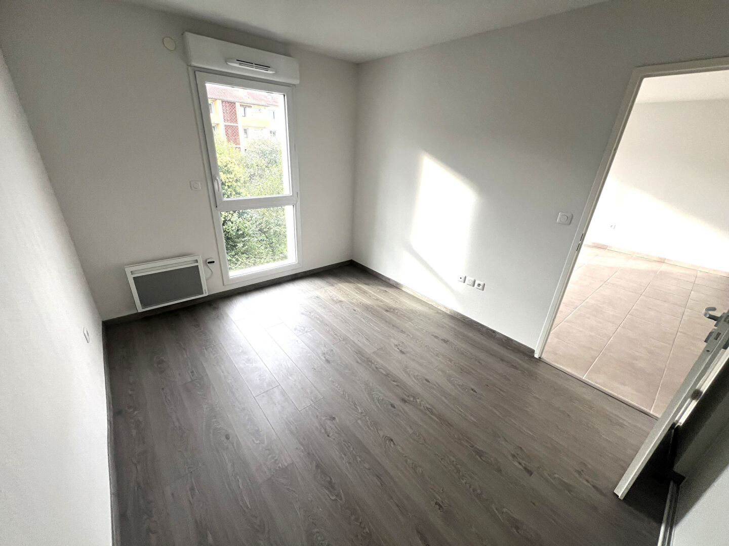 Photo T2 avec balcon et parking image 6/6