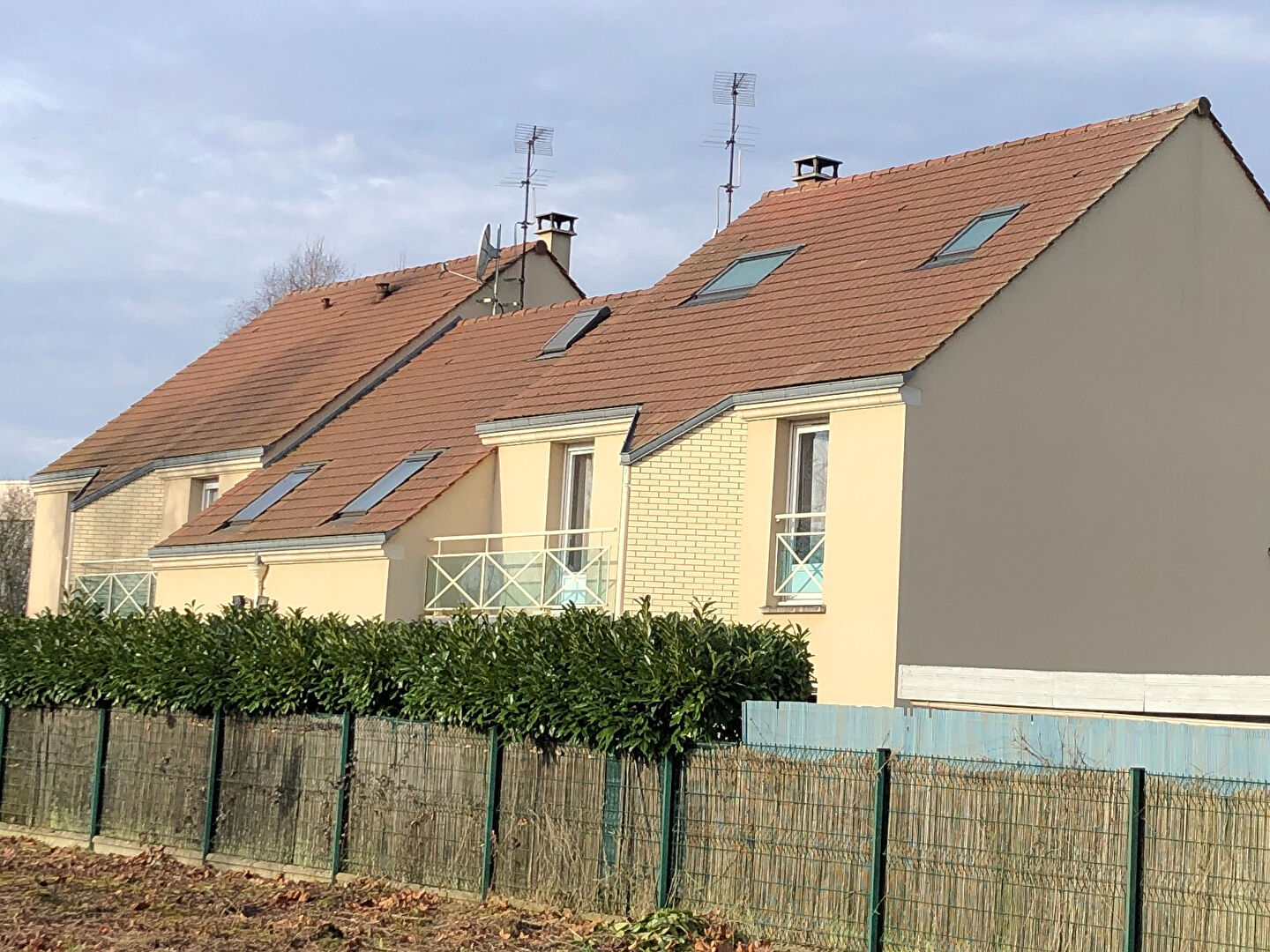 Photo TOUSSUS LE NOBLE Maison familiale avec jardin et garage image 2/6