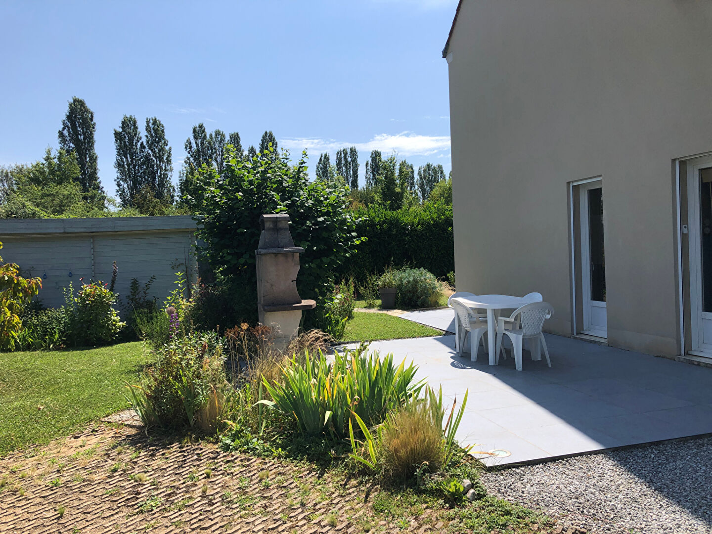 Photo TOUSSUS LE NOBLE Maison familiale avec jardin et garage image 5/6