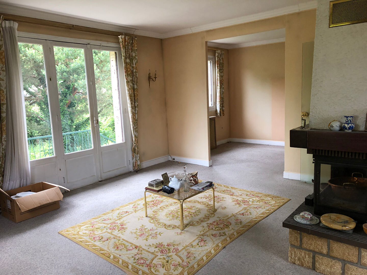 Photo HAUT BUC MAISON INDIVIDUELLE A RENOVER  ET AGRANDIR SUR  BEAU TERRAIN PLAT image 6/6