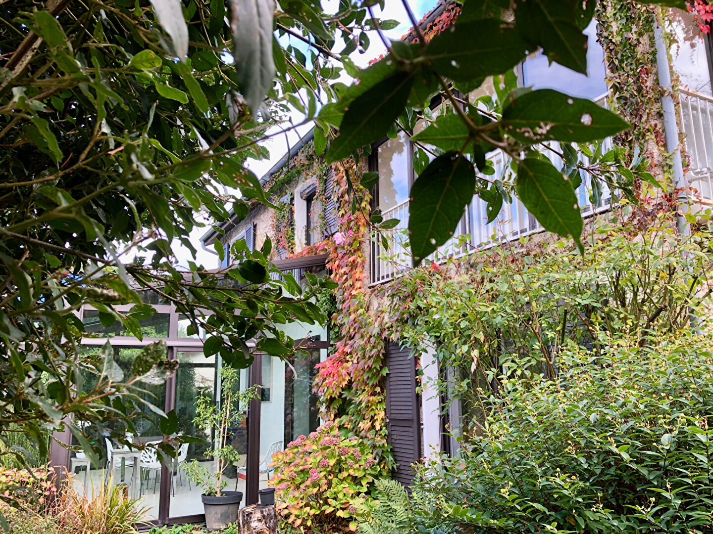 Photo VILLA BUC (200m²) AVEC VERANDA ET JARDIN  CLOS SANS VIS A VIS image 2/6