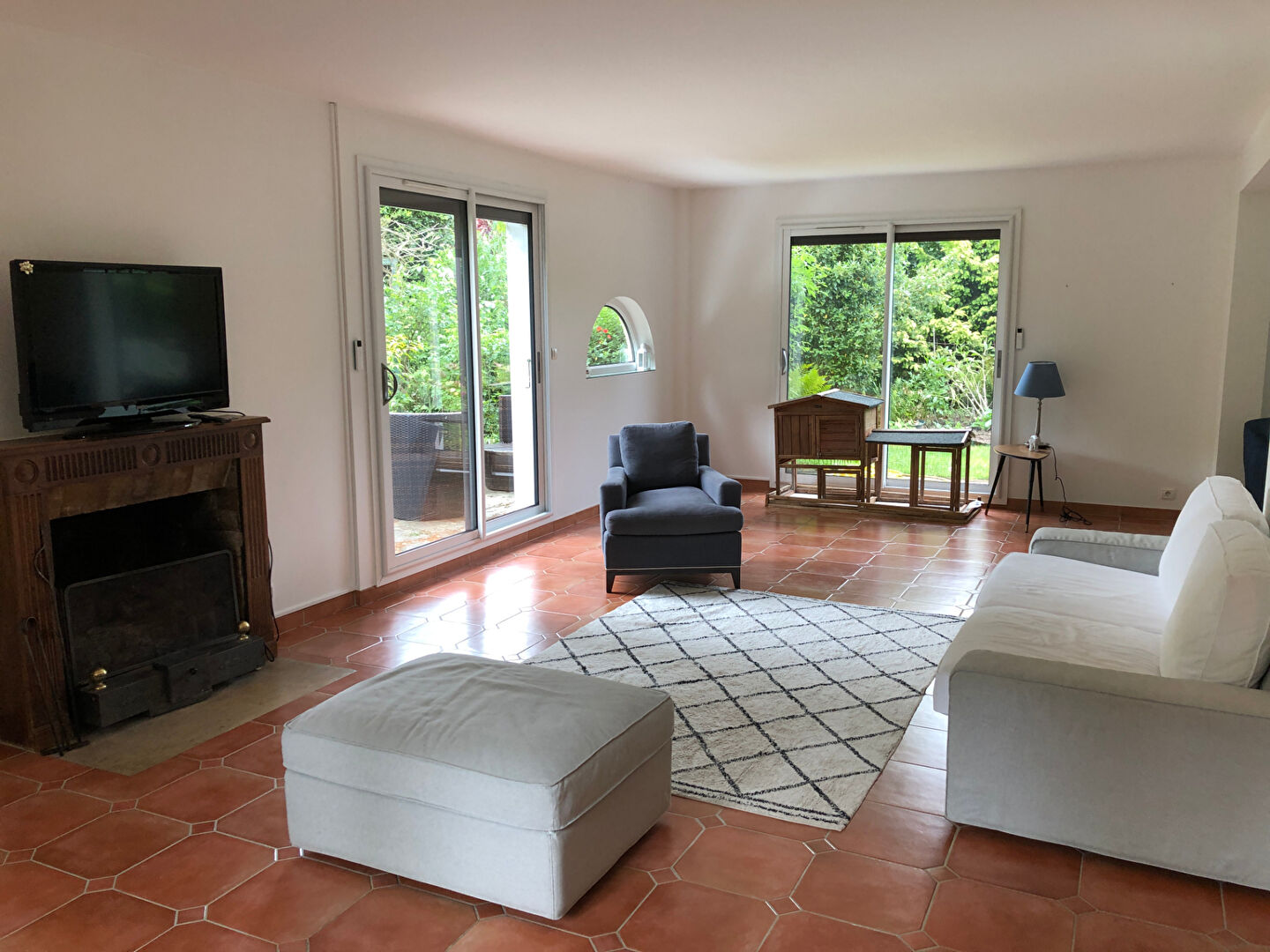 Photo VILLA BUC (200m²) AVEC VERANDA ET JARDIN  CLOS SANS VIS A VIS image 3/6