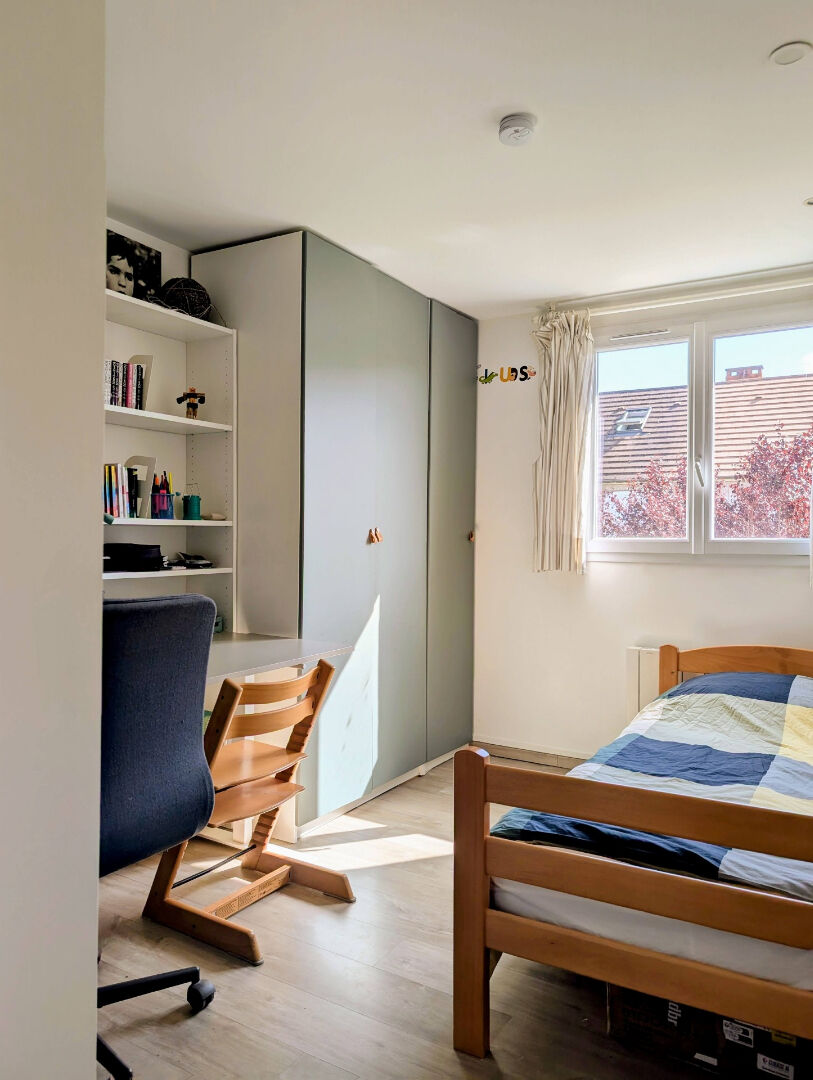 Photo HAUT BUC Maison 5 chambres, jardin et box image 6/6