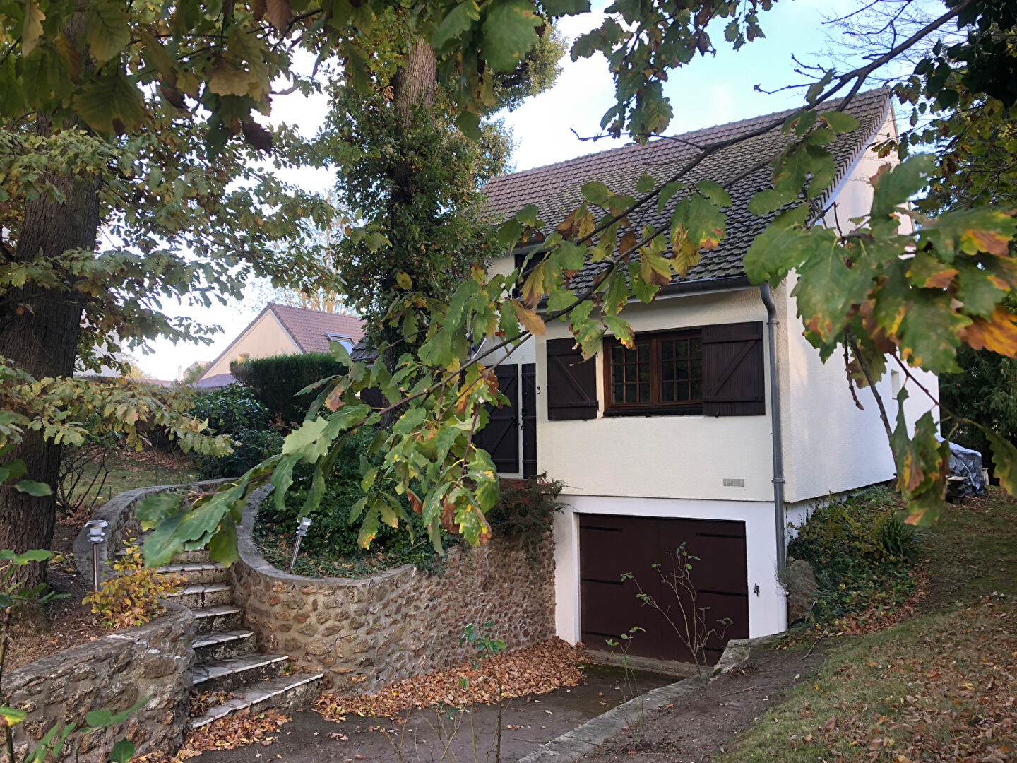 Photo HAUT BUC MAISON INDIVIDUELLE SUR  SOUS SOL ET JARDIN CLOS image 2/6