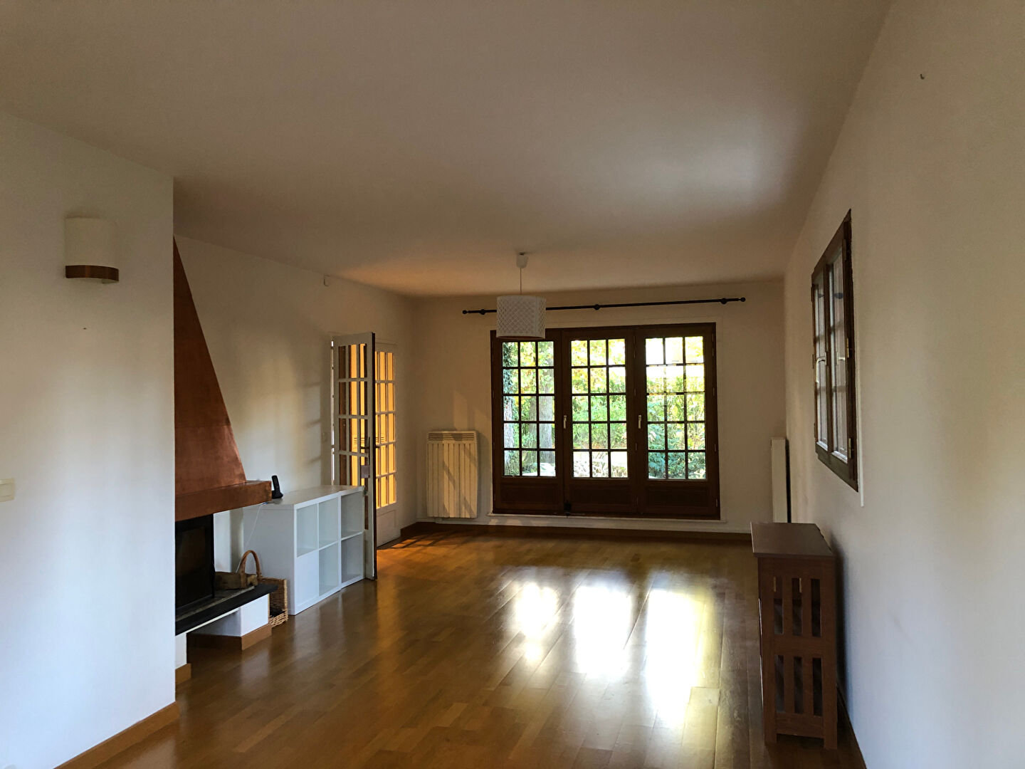 Photo HAUT BUC MAISON INDIVIDUELLE SUR  SOUS SOL ET JARDIN CLOS image 4/6