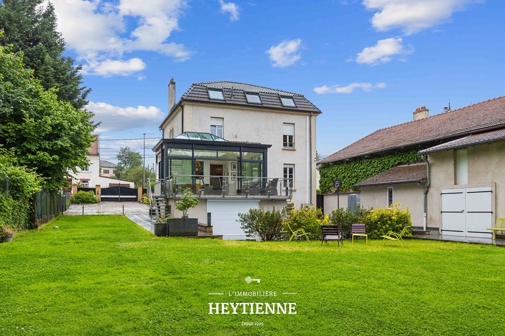 Photo Maison de Maître Courcelles Chaussy 8 pièces de 340 m2 image 2/6