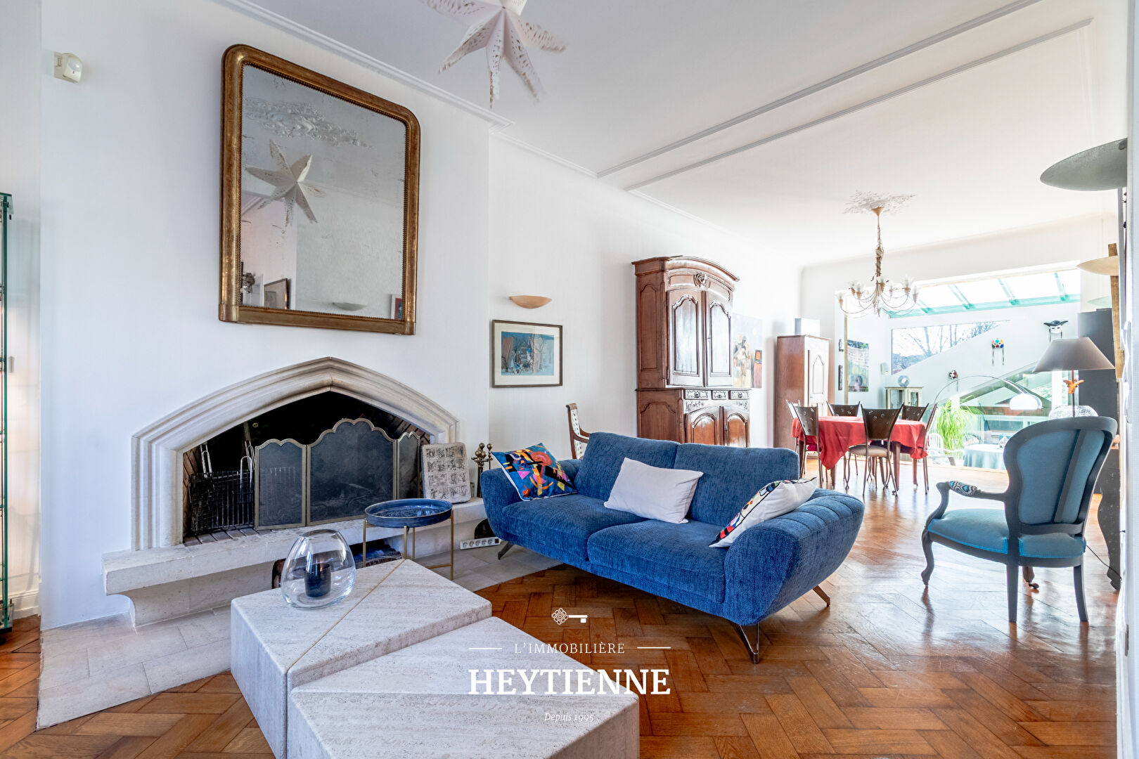 Photo Maison bourgeoise de 275 m² avec piscine intérieure avec un terrain de 14 ares environ image 5/6