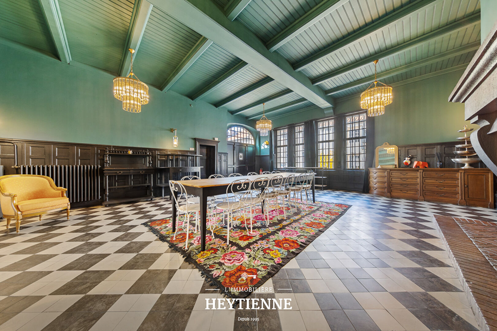 Photo SAINTE RUFFINE Propriété de  360 m² avec piscine  sur un  parc de 23 ares environ image 5/6