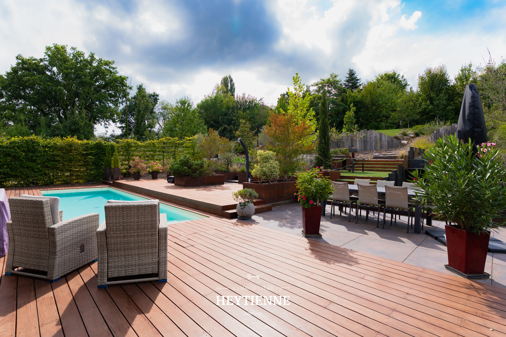 Photo LESSY Maison contemporaine d'exception de 350m² avec piscine et terrain de  1500m² image 2/6