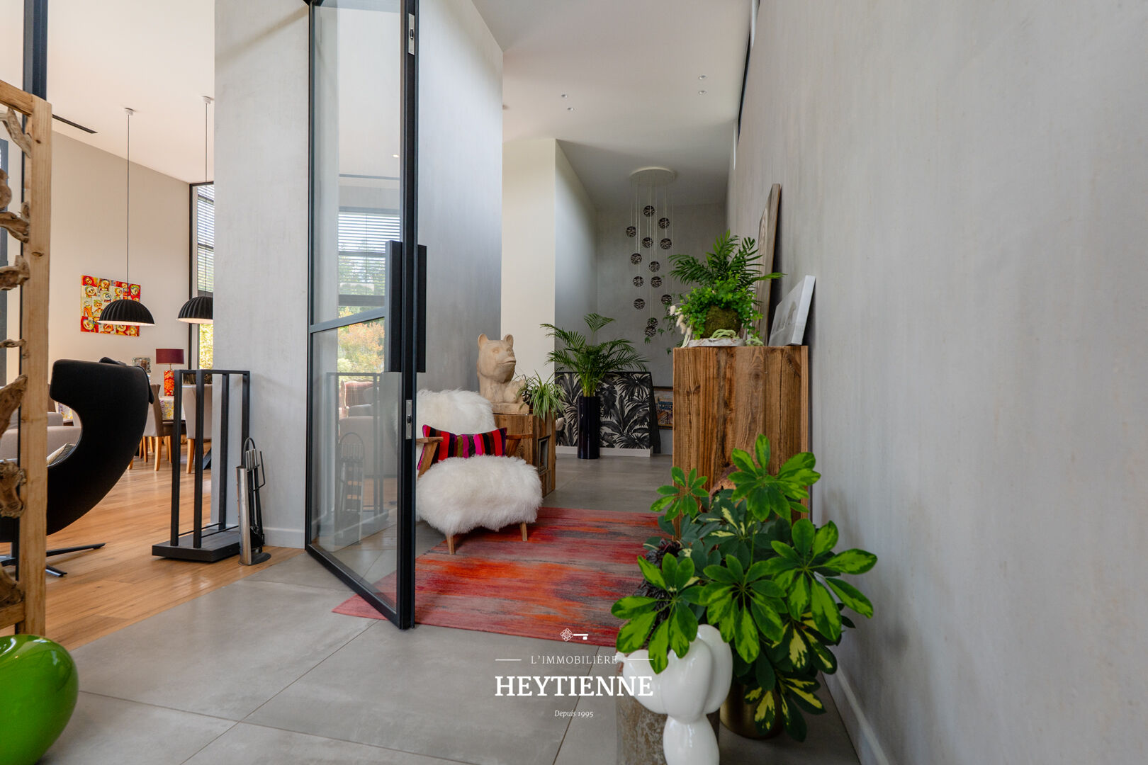 Photo LESSY Maison contemporaine d'exception de 350m² avec piscine et terrain de  1500m² image 4/6