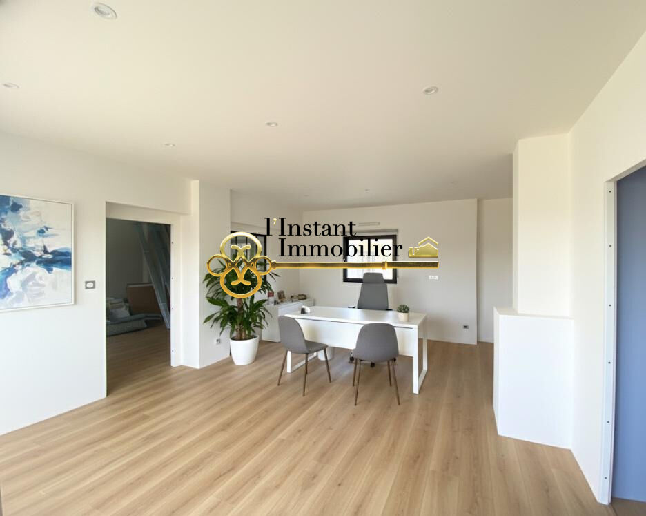 Photo Local professionnel rénové - 117 m² à louer image 5/6