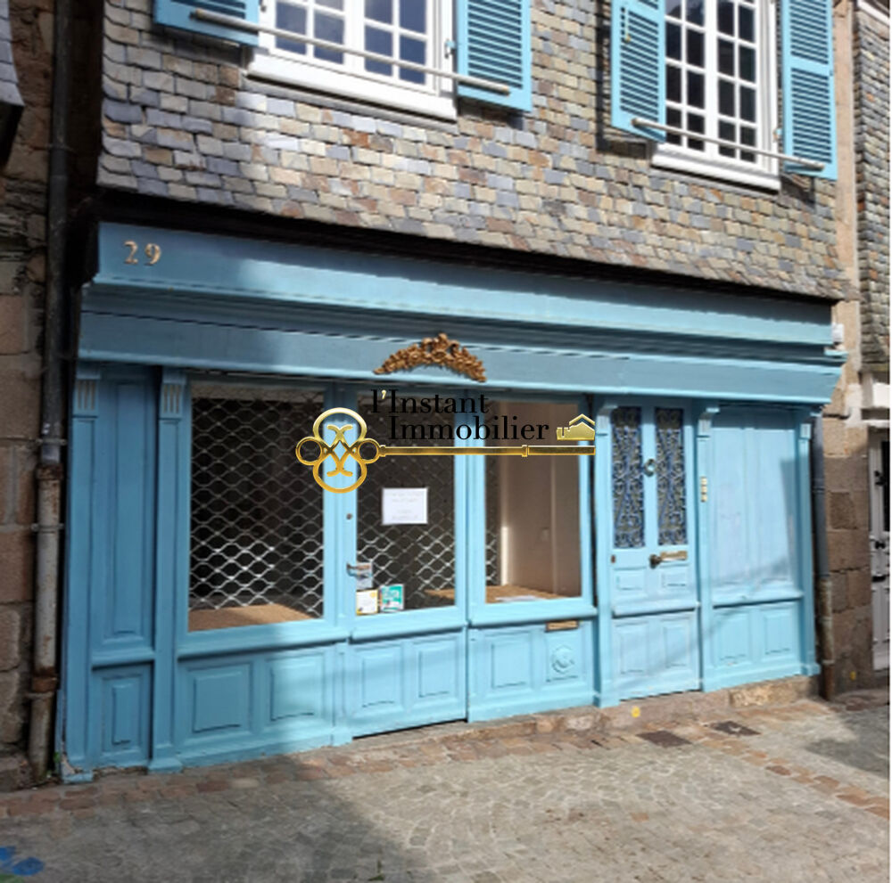 Emplacement idéal en plein coeur d'une rue animée