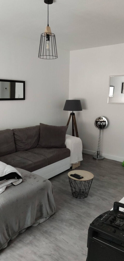 RAVILLE SUR SANON - APPT AVEC ENTREE PRIVATIVE ET JARDIN