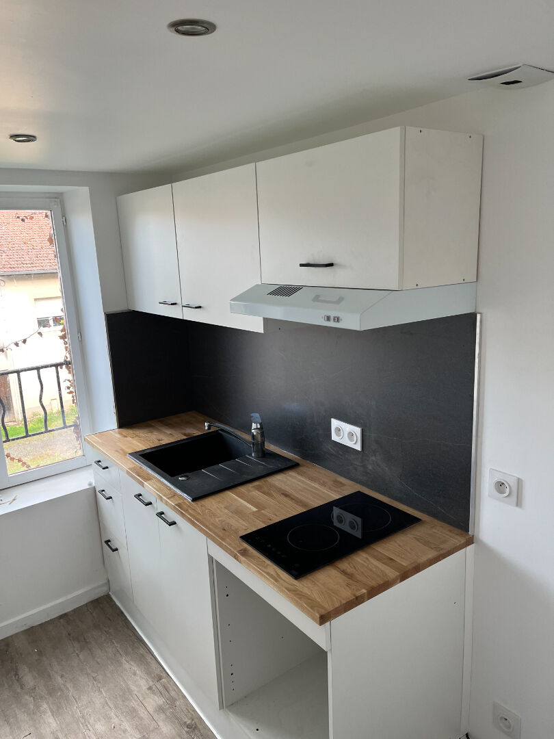 BACCARAT - joli petit immeuble quartier calme