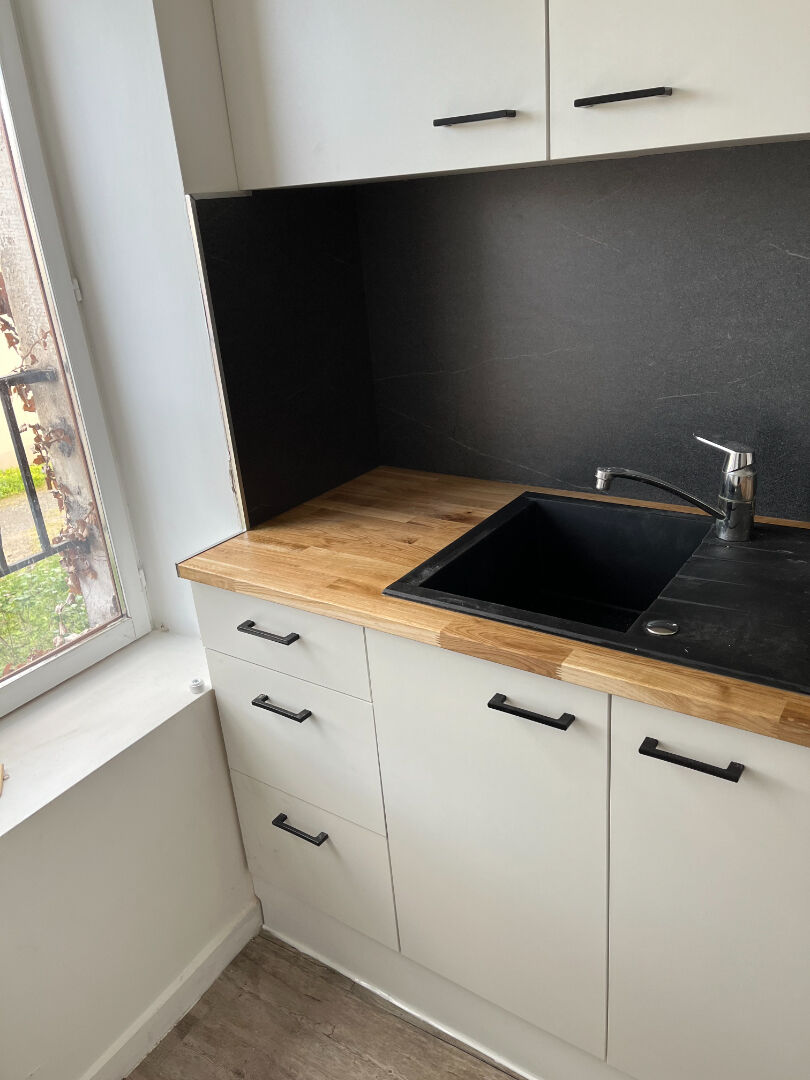 BACCARAT - joli petit immeuble quartier calme