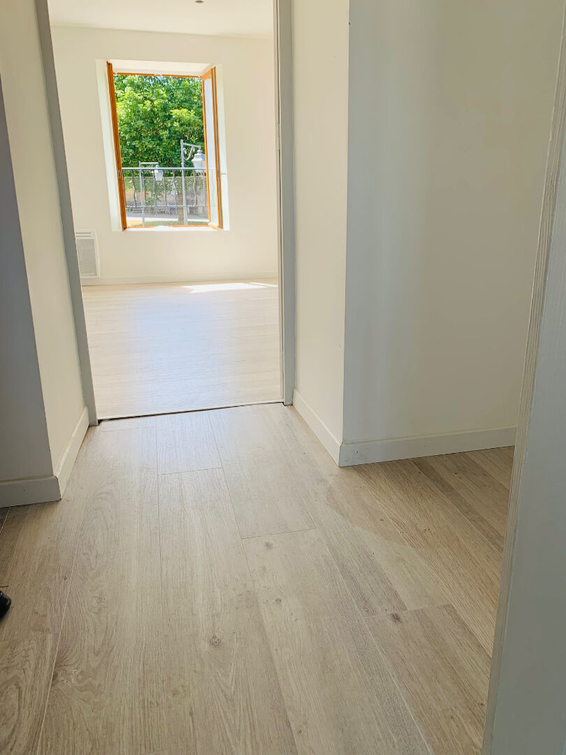 BACCARAT - joli petit immeuble quartier calme