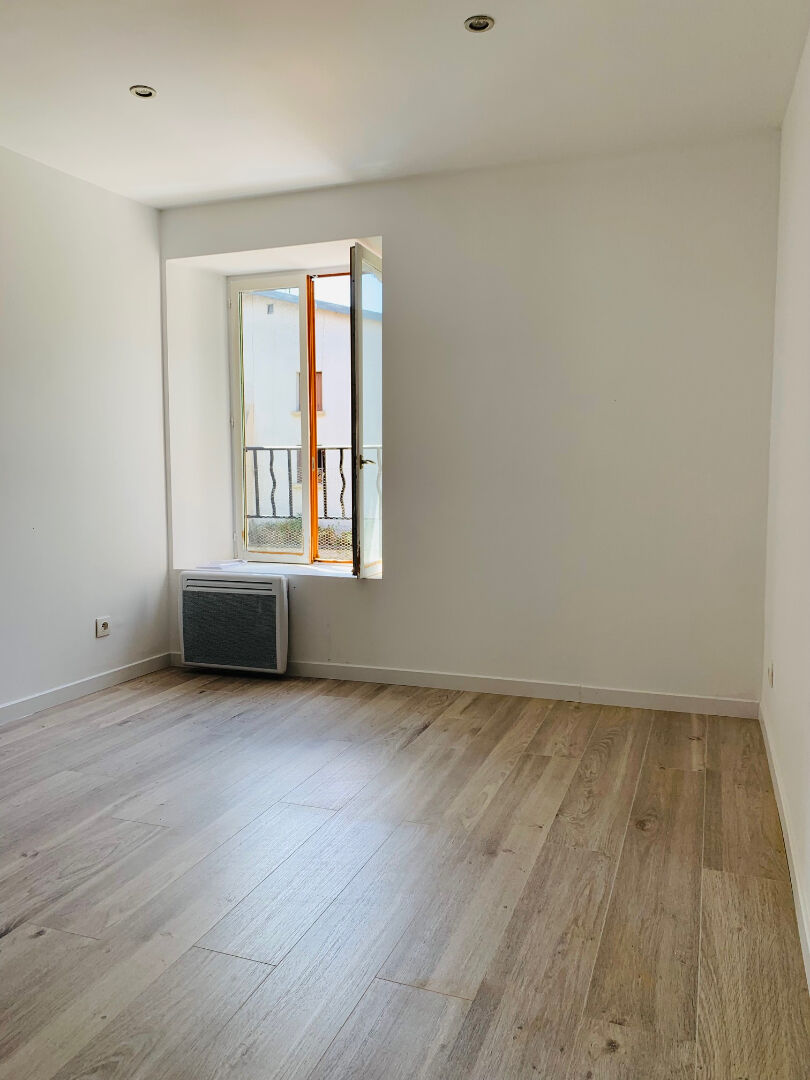 BACCARAT - joli petit immeuble quartier calme