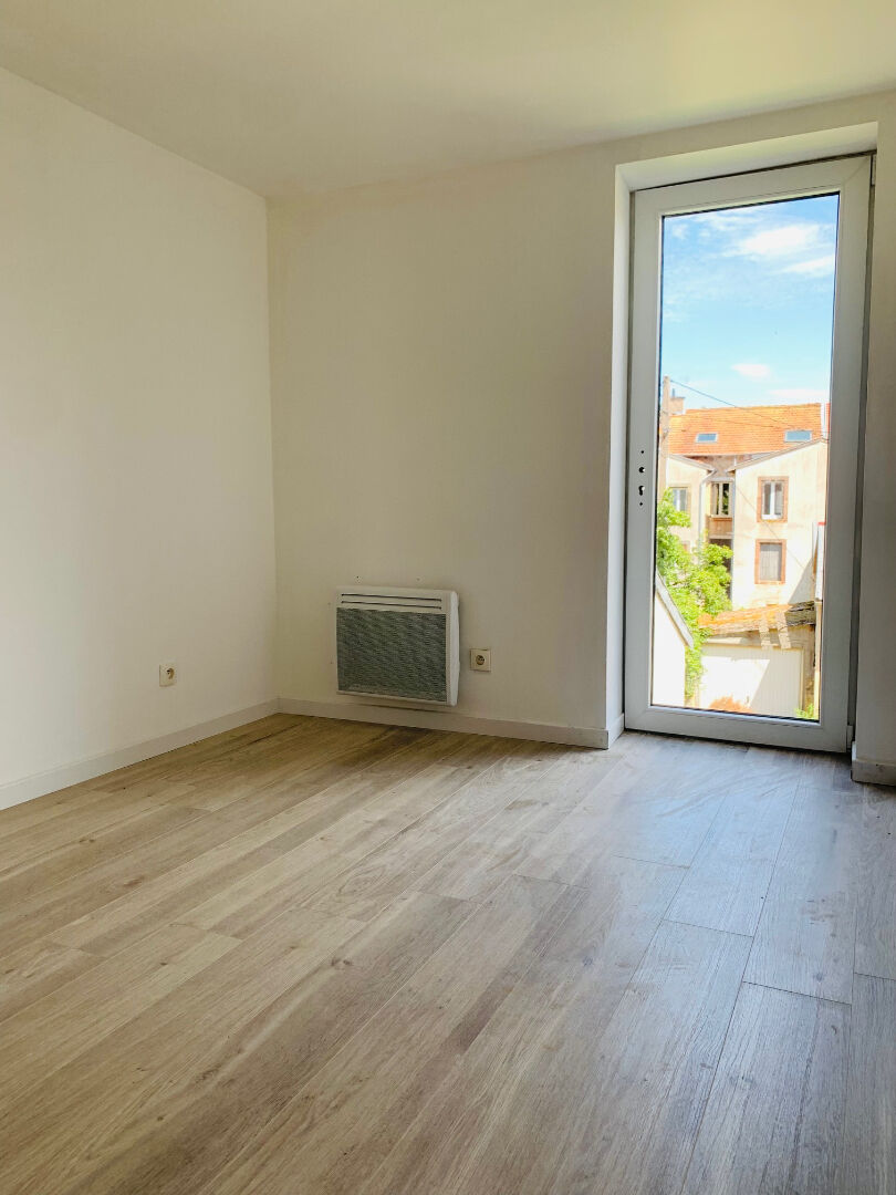 BACCARAT - joli petit immeuble quartier calme