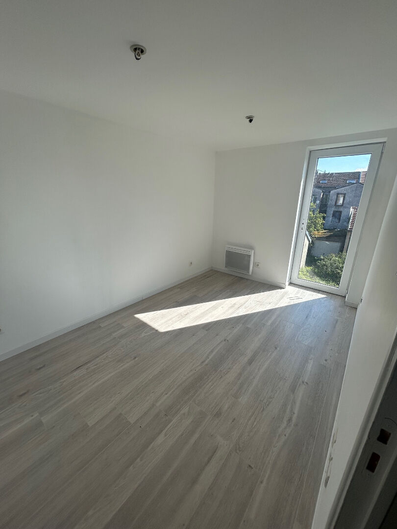 BACCARAT - joli petit immeuble quartier calme