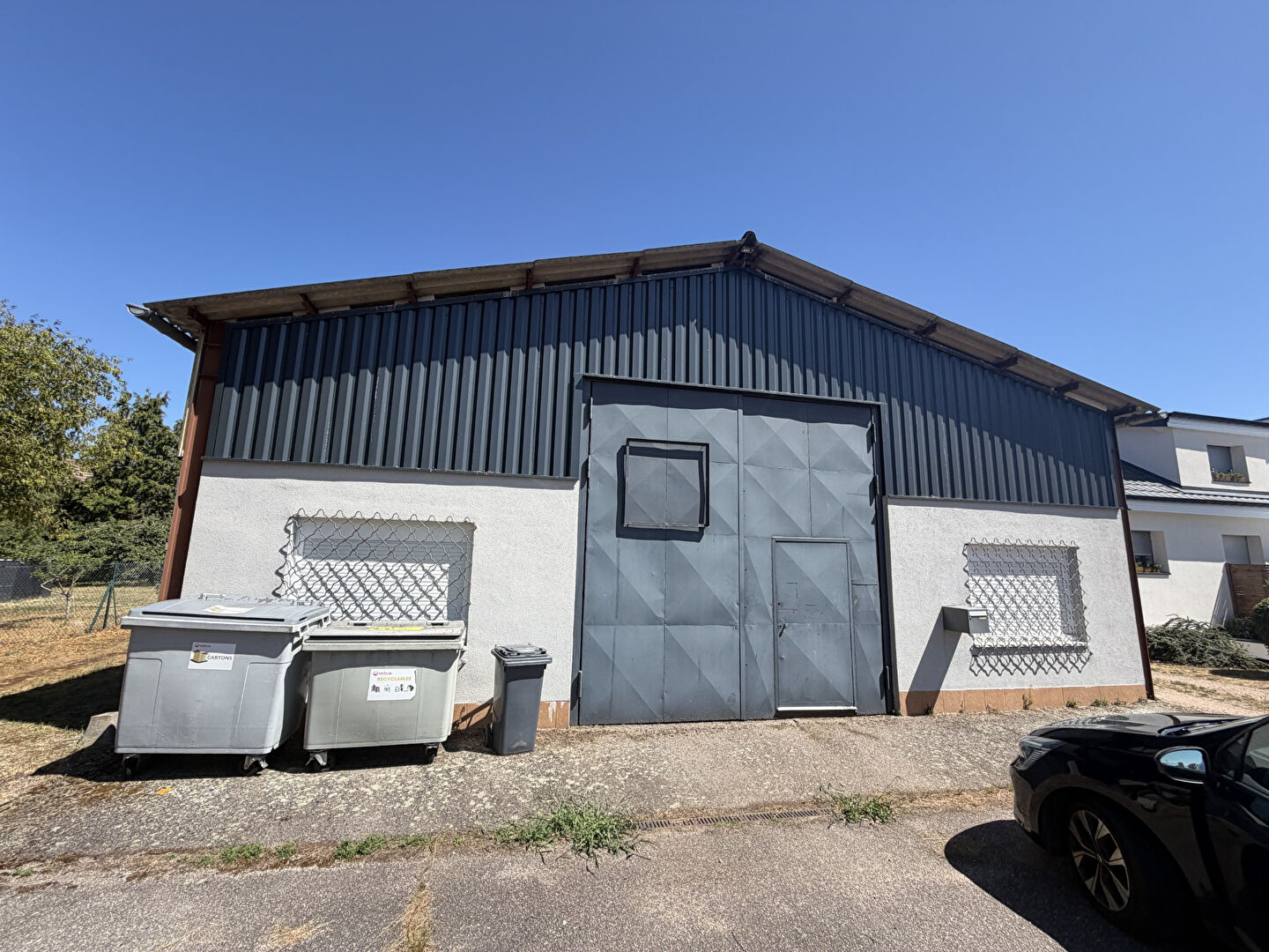 Entrepôt / local industriel  180 m2