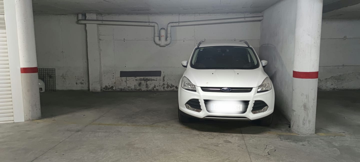 Parking / box Roses  20.20 m2