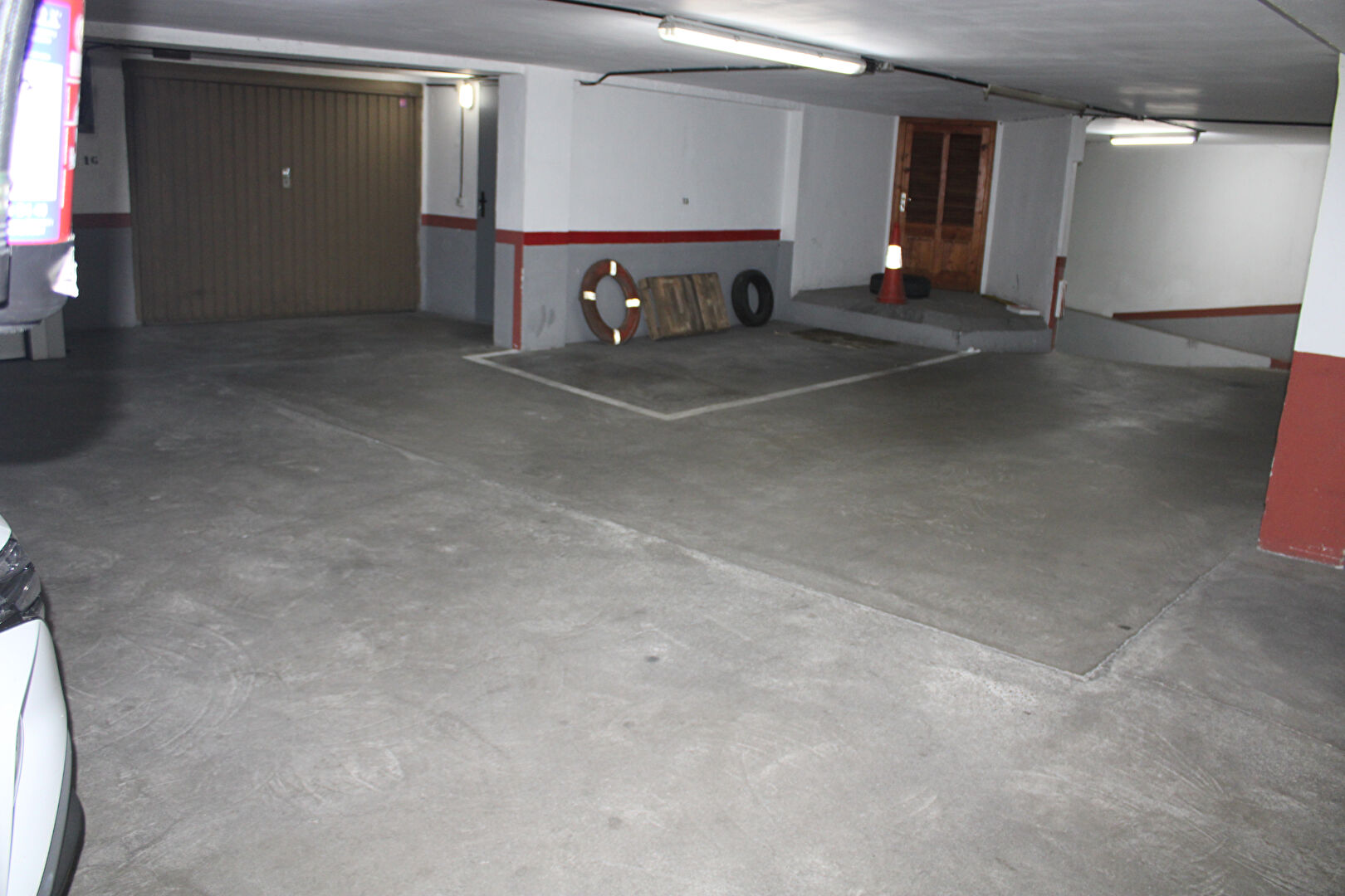 Photo Place de parking située dans la rue Puig Rom de Roses de 11m2 image 2/6