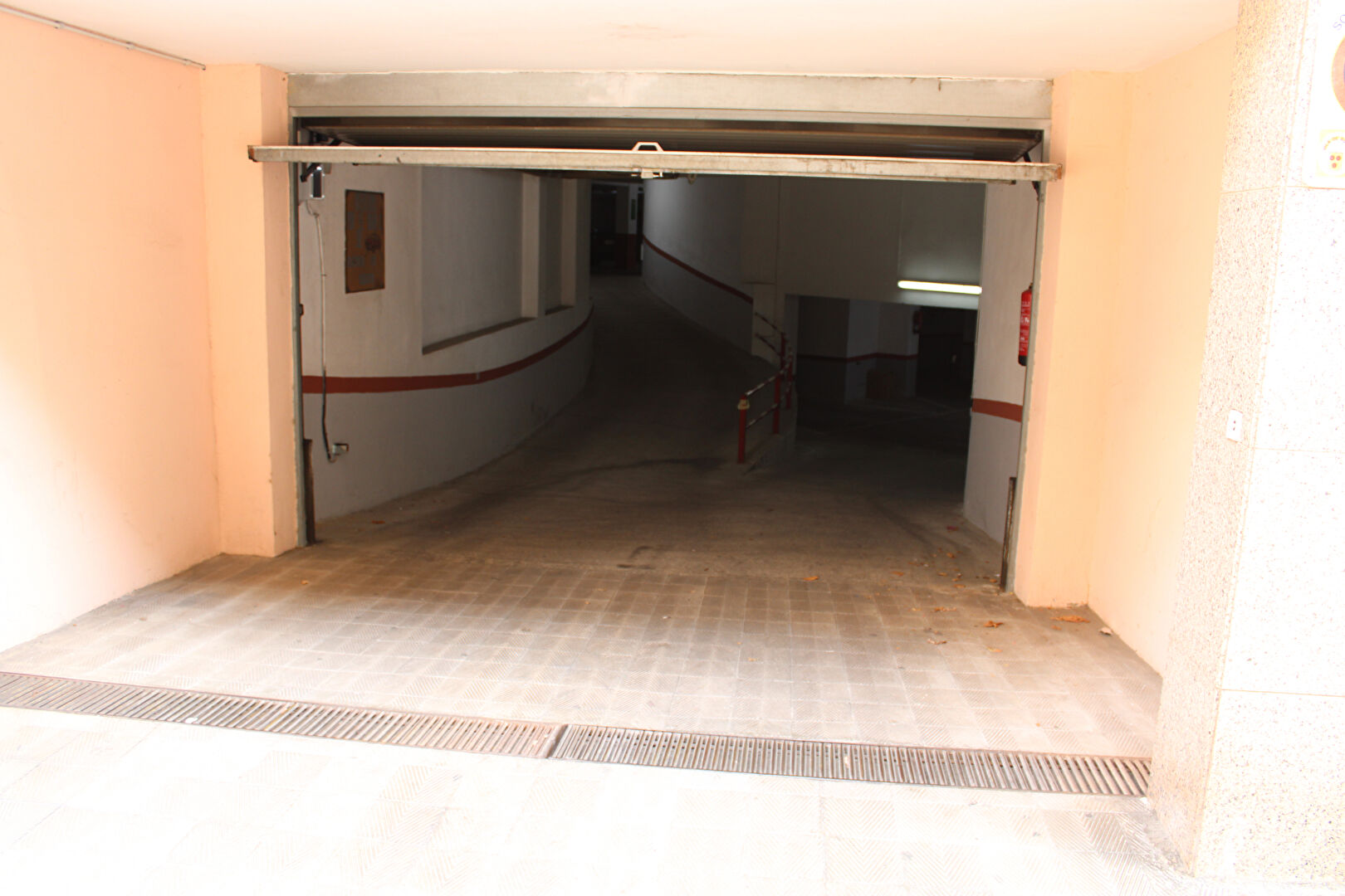 Photo Place de parking située dans la rue Puig Rom de Roses de 11m2 image 5/6
