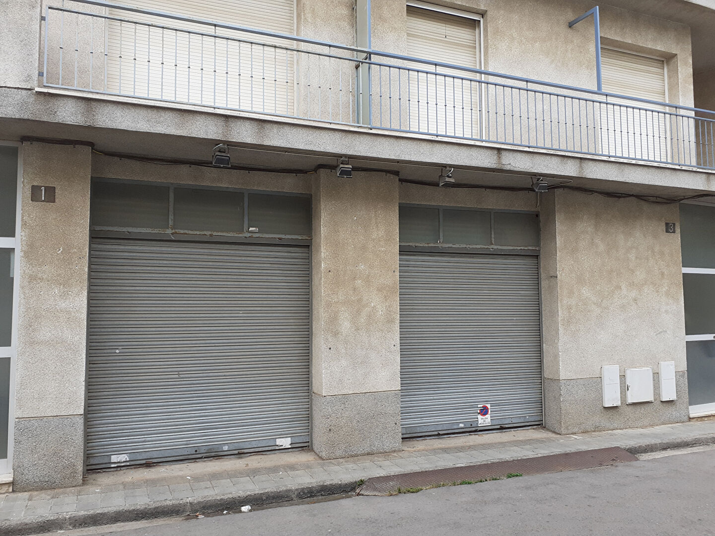 Photo Parking / box Roses 36 m2 image 1/6