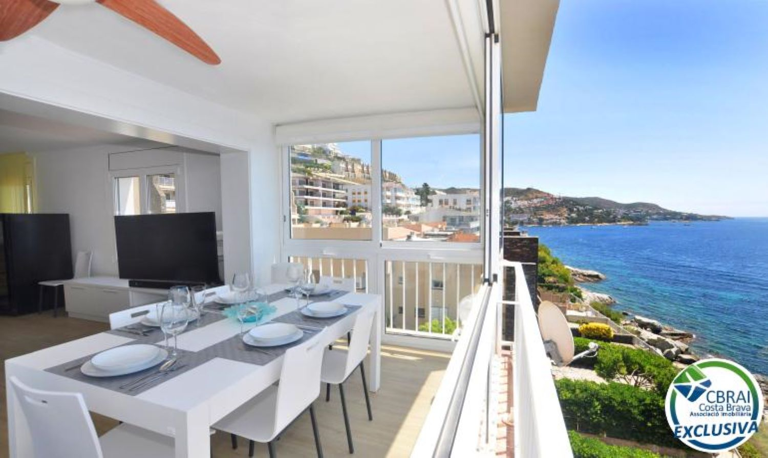 Photo Superbe appartement vue mer panoramique, rénové, parking inclus image 1/6