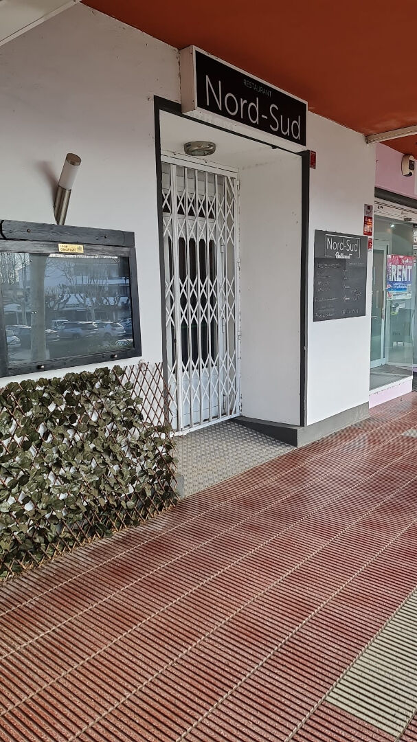 Photo Local d'activité Roses image 1/6