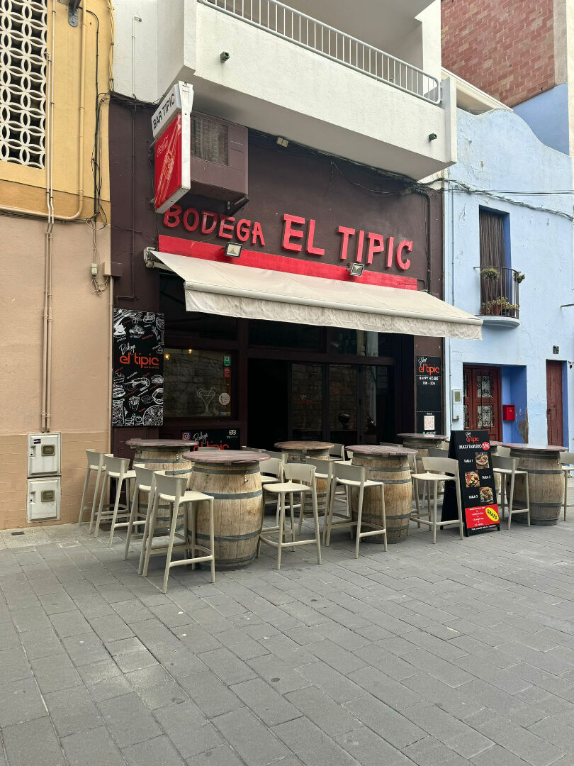 Local commercial Roses 110 m2