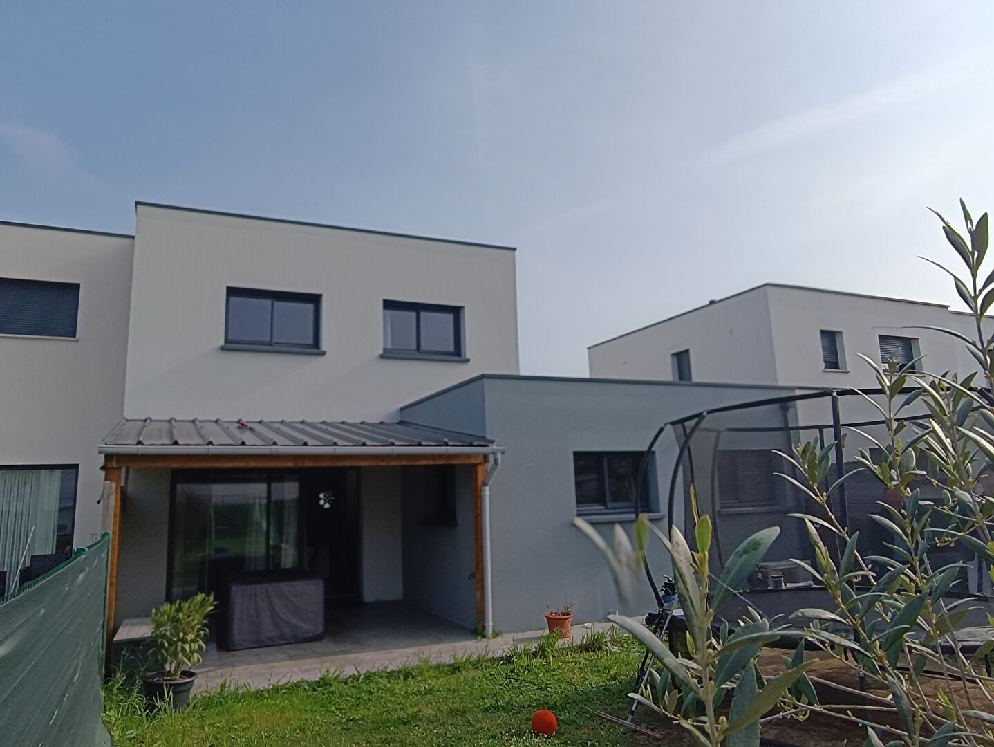 Photo Maison contemporaine 4 chambres et jardin clos image 2/6