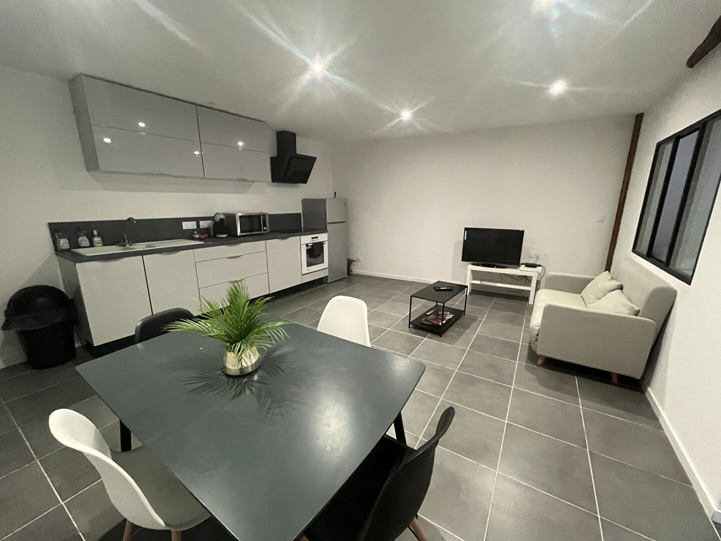 CORNÉ CENTRE-BOURG - T3 DUPLEX PMR - PARKING PRIVATIF INCLUS