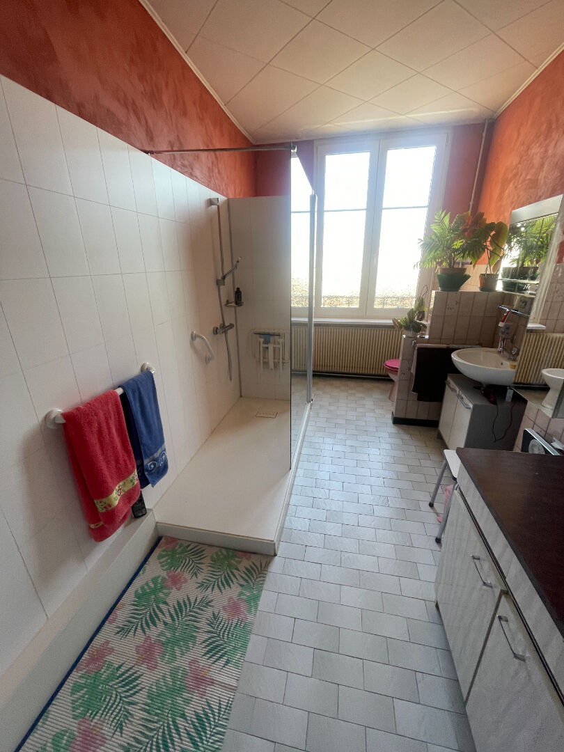 Appartement T5 de 132 m² avec grand atelier / garage - Lunéville