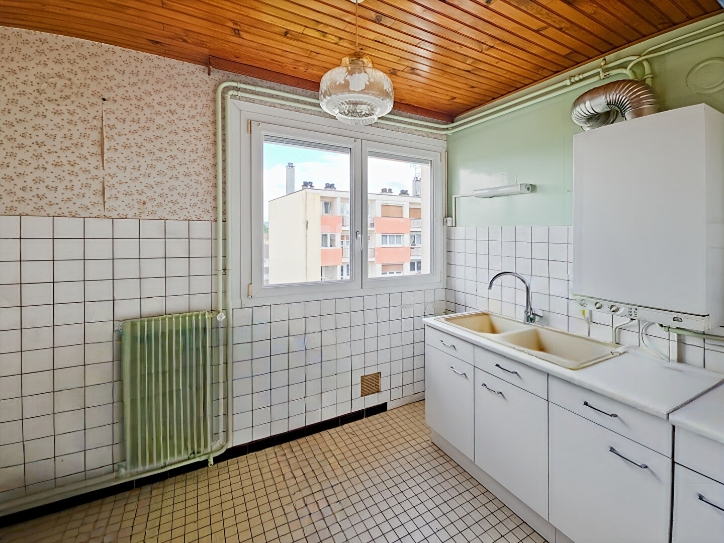 Appartement F2 lumineux avec potentiel - Proche gare, environnement calme